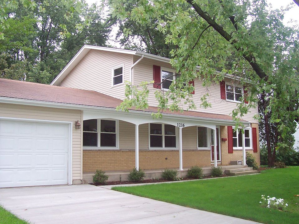 1st image of 1216 E Paddock Dr