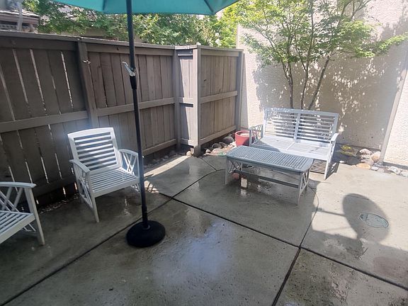 3rd image of 242 Chambord Way