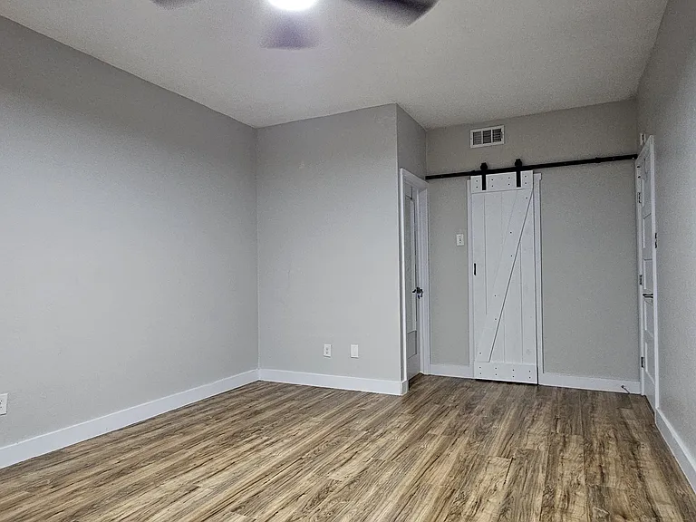 2100 Tanglewilde St #167 — Photo 13