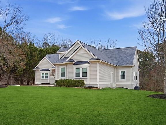 3rd image of 580 Freehome Rd