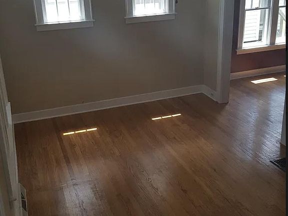 5th image of 176 Wiman Ave