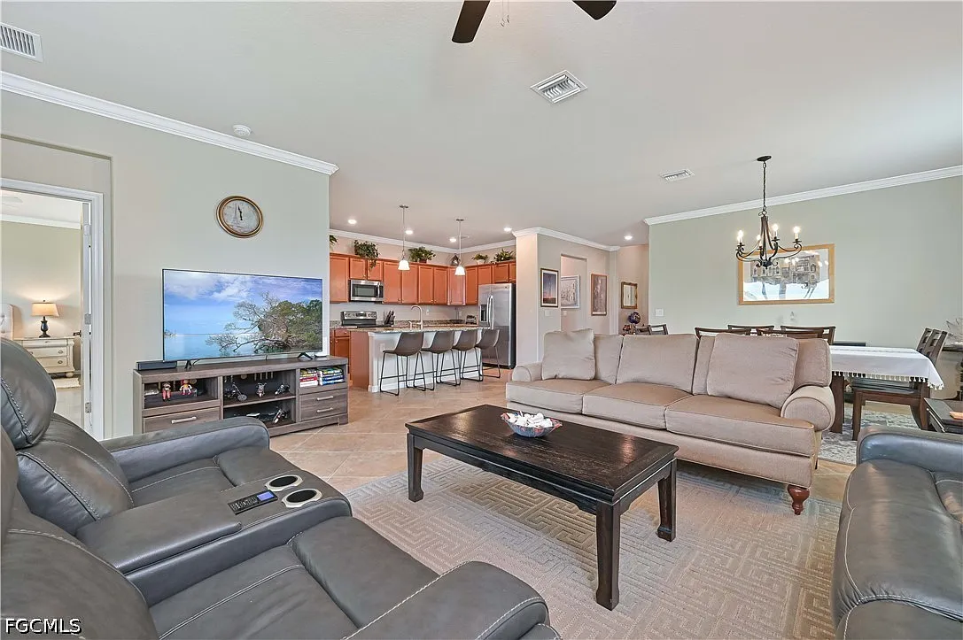 3 bed, 3.0 bath, 1852 sqft, $4,000 — Photo 4