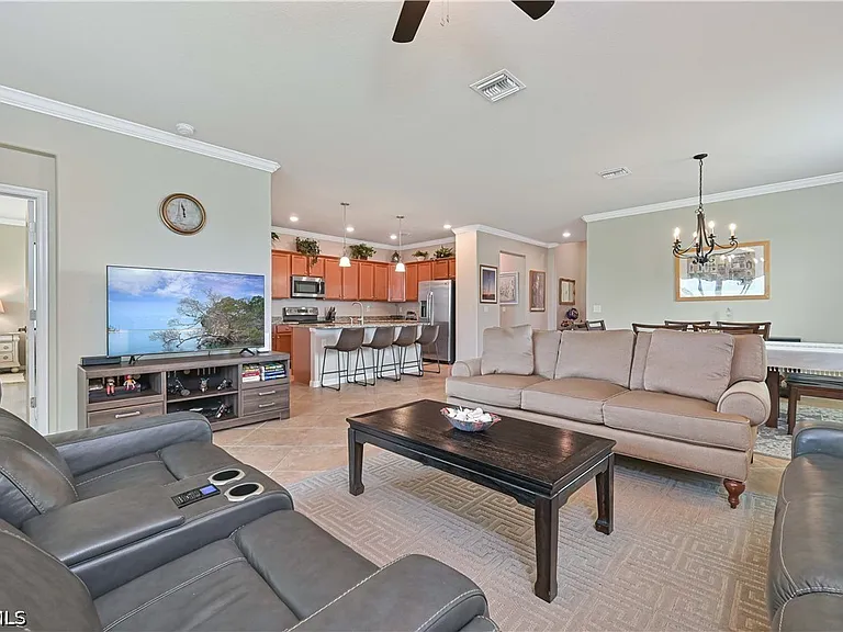 3153 Walnut Grove Ln — Photo 4