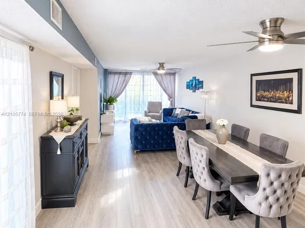 10343 Greenhouse Rd, Pembroke Pines, FL 33026