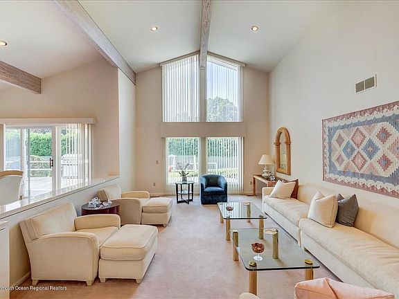 4th image of 285 Park Ave