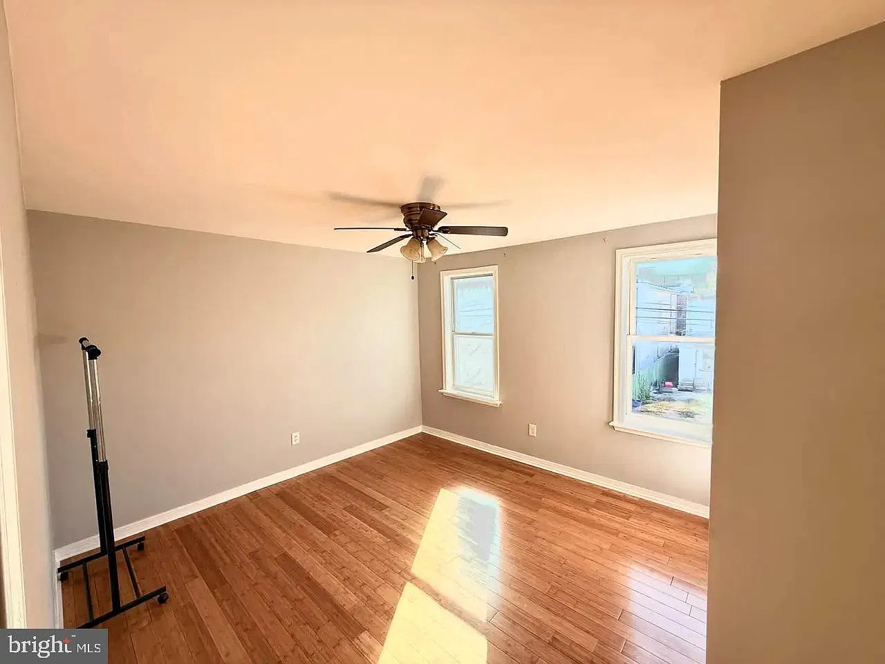 2 bed, 1.5 bath, 754 sqft, $1,600 — Photo 3