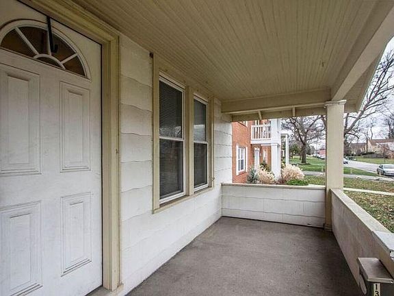 3rd image of 1391-1393 Broadview Ave