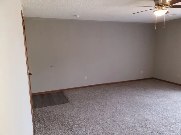 209 W Main St — Photo 23