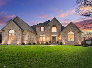 8591 Springflower Dr, Pickerington, OH 43147