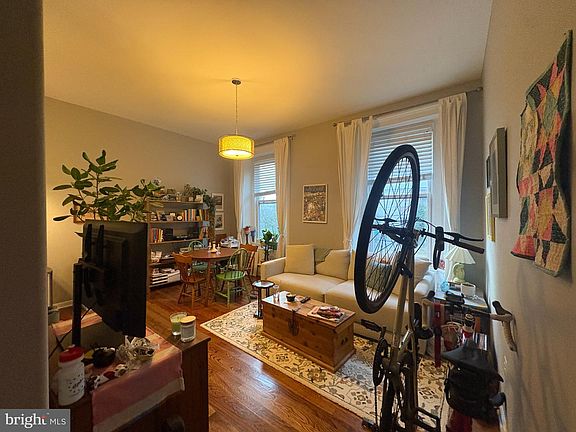4th image of 729 S 12th St APT 200