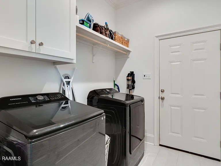 201 Finsbury Ln — Photo 14