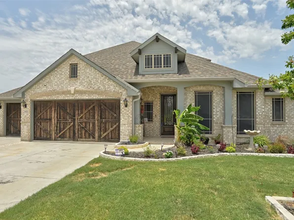 2401 Turning Leaf Ln, Midlothian, TX 76065