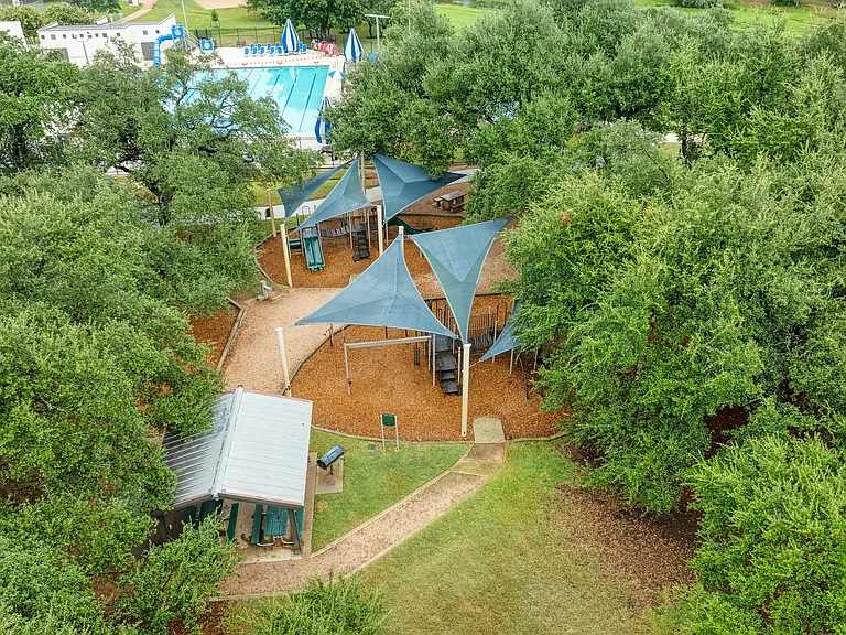 7421 Lady Suzannes Ct — Photo 46