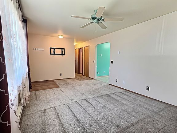 5th image of 305 19th Ave W