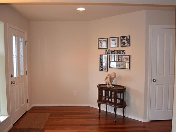 3rd image of 11801 59th Dr SE