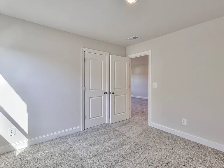 118 Fernbank Ln — Photo 36