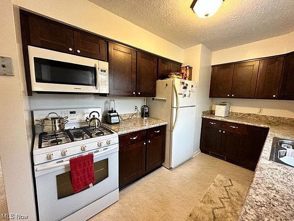 4th image of 7426 Primrose Dr