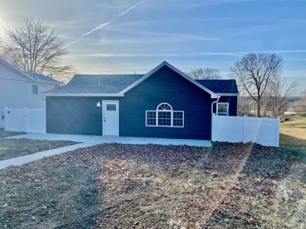 109 W Iowa St, Spring Valley, IL 61362