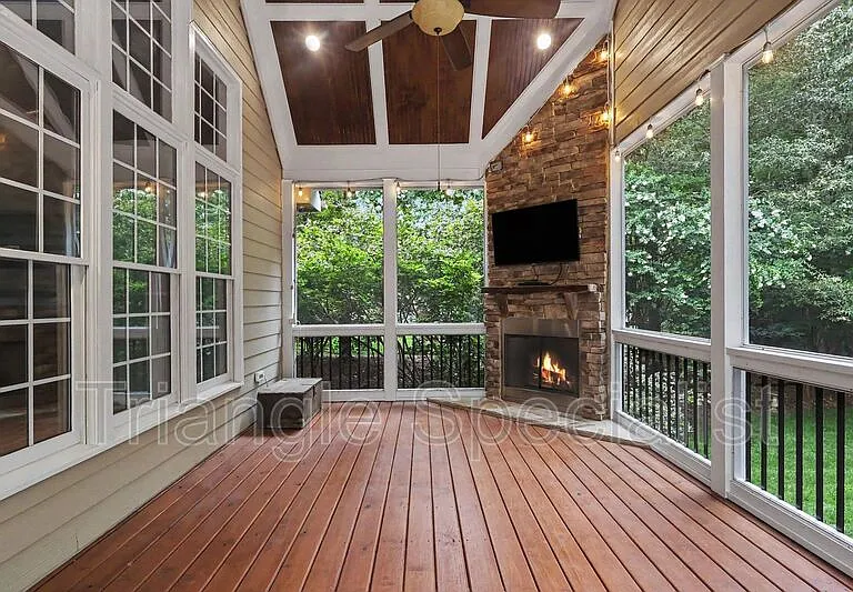 6121 Carlyle Dr — Photo 44