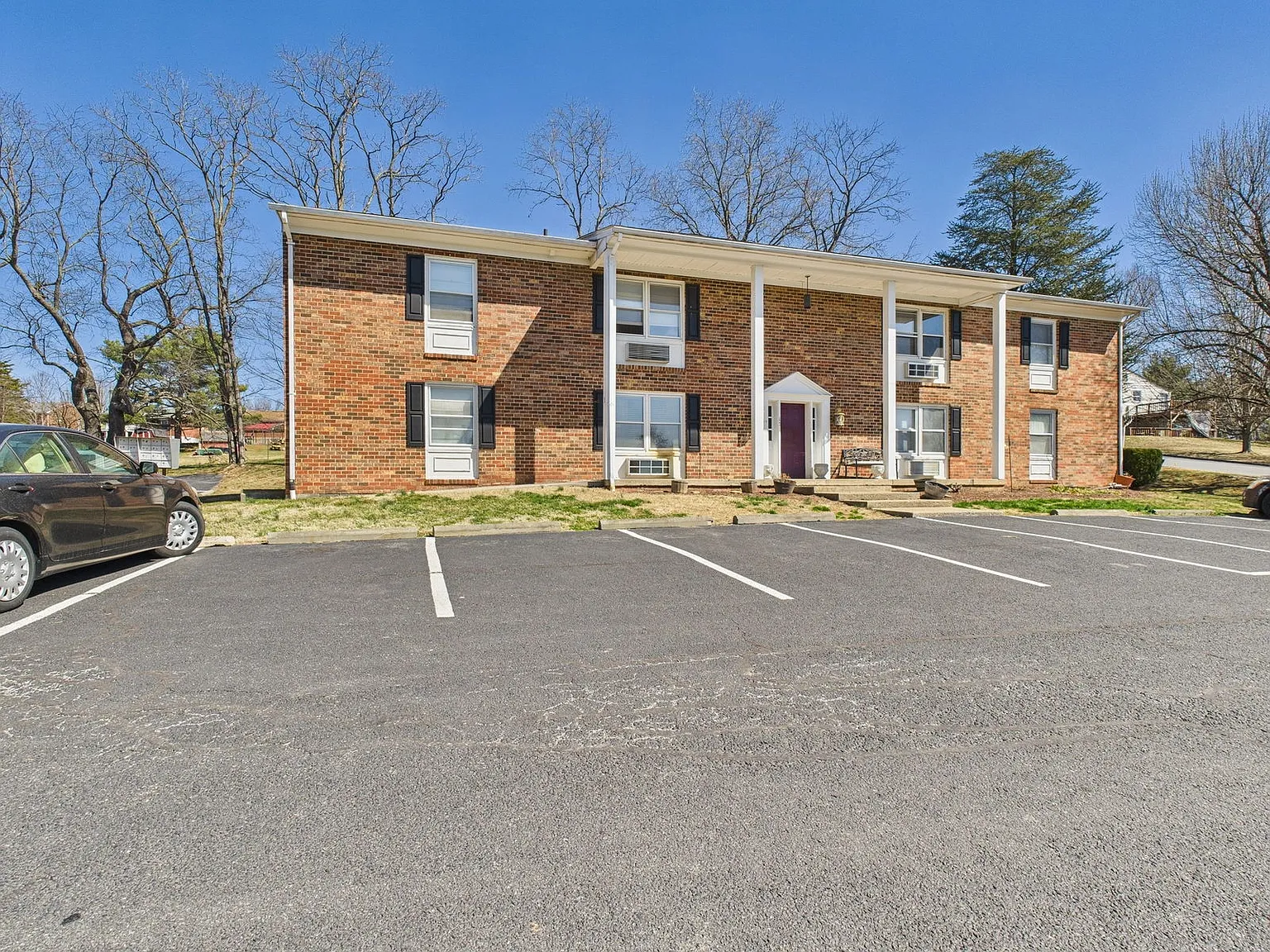 2407 Bare St. — Photo 2