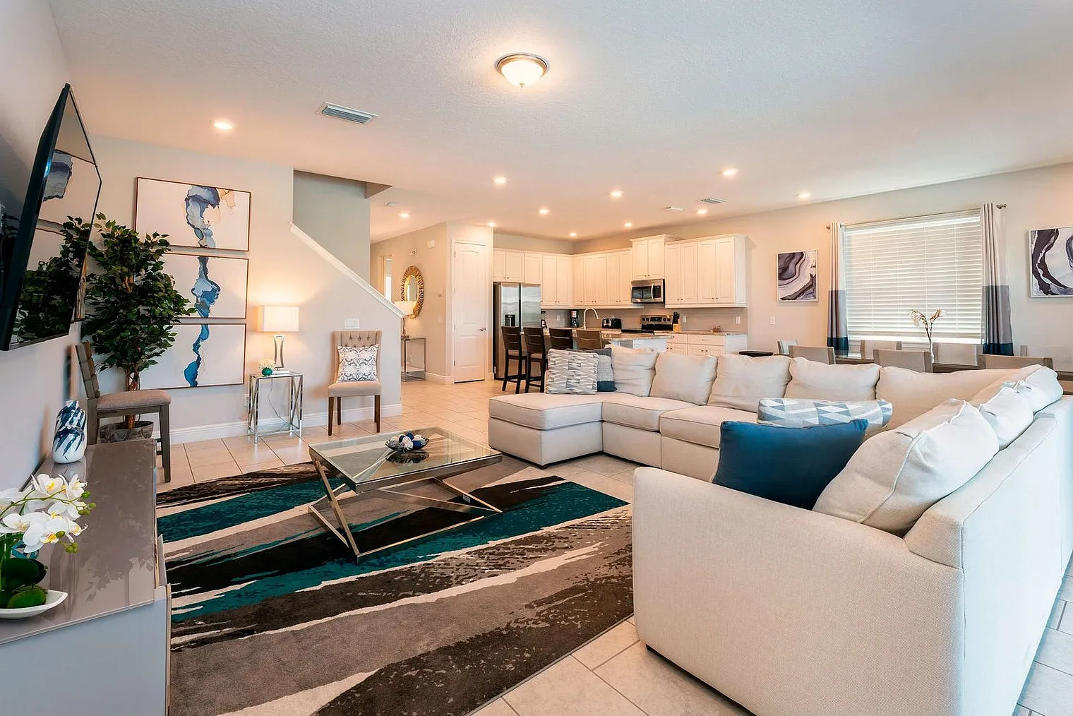 7 bed, 7.0 bath, 3455 sqft, $9,011 — Photo 2