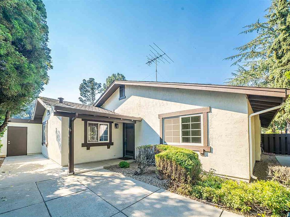 2nd image of 301 Torrano Cmn