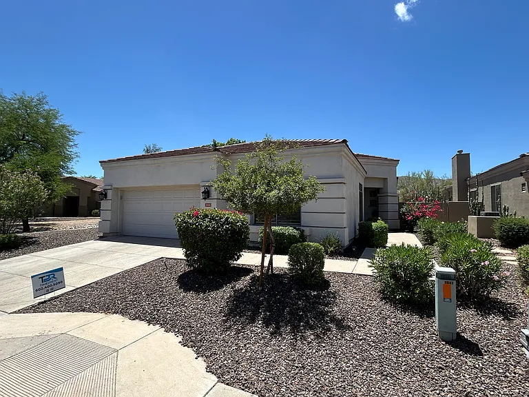 2041 E Fawn Dr — Photo 2