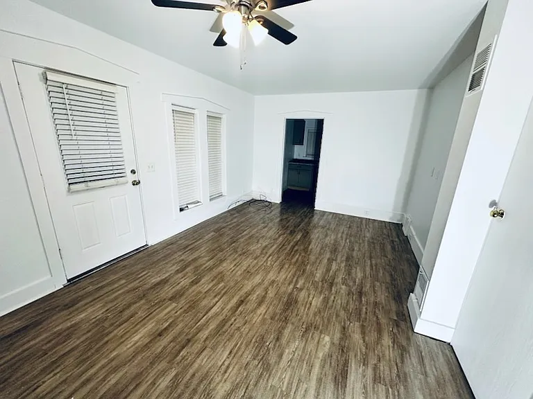 107 Dublin Ln #101 — Photo 3