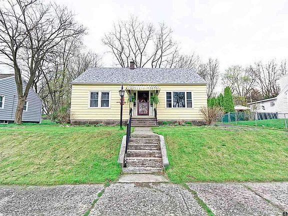 3rd image of 900 8th Ave