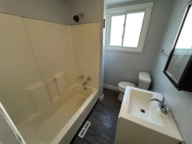640 W 13th St — Photo 51