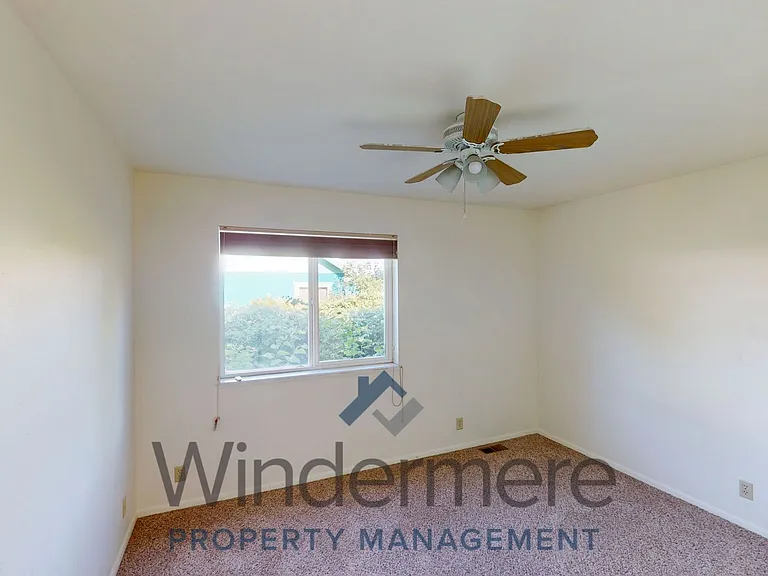 2040 Sunbar St — Photo 16