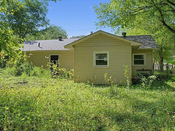 5th image of 261 McCormick Ave