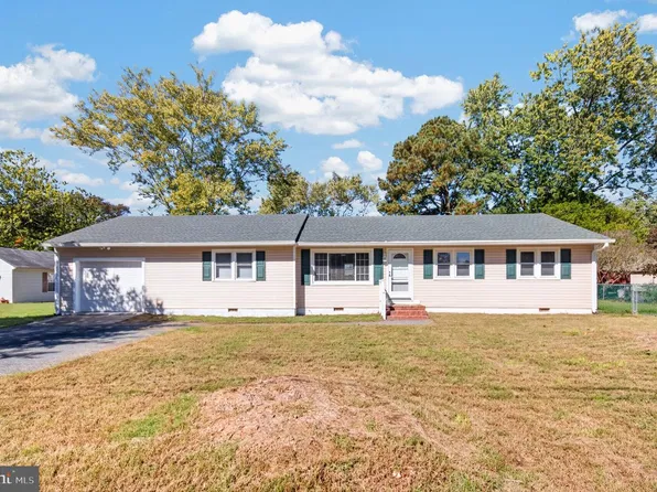 104 Walden Dr, Fruitland, MD 21826