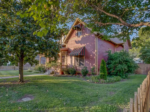 305 4th Ave S, Franklin, TN 37064