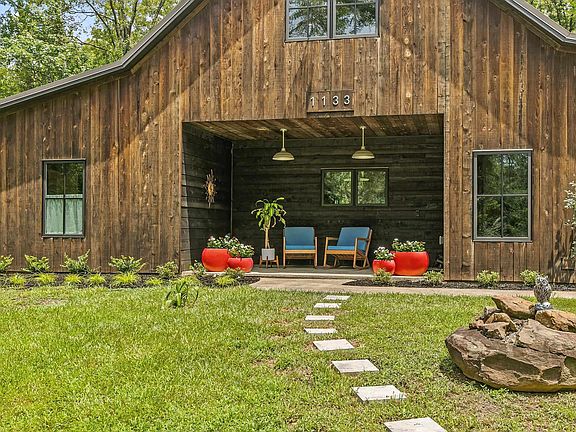 3rd image of 1133 Old Section Rd