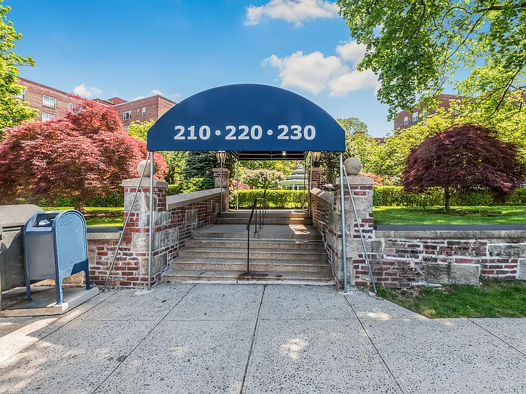 220 Pelham Rd #5E — Photo 21