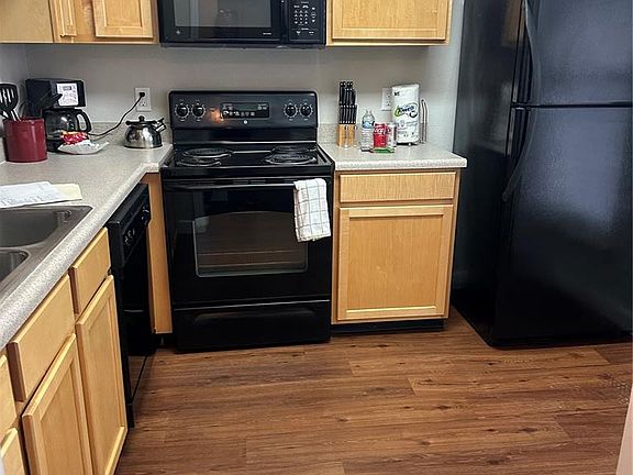 4th image of 1969 Greenglen Dr APT 301