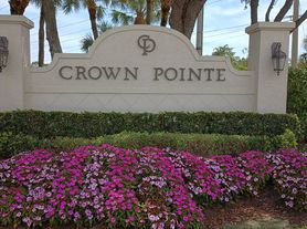 1950 W Crown Pointe Blvd, Naples, FL