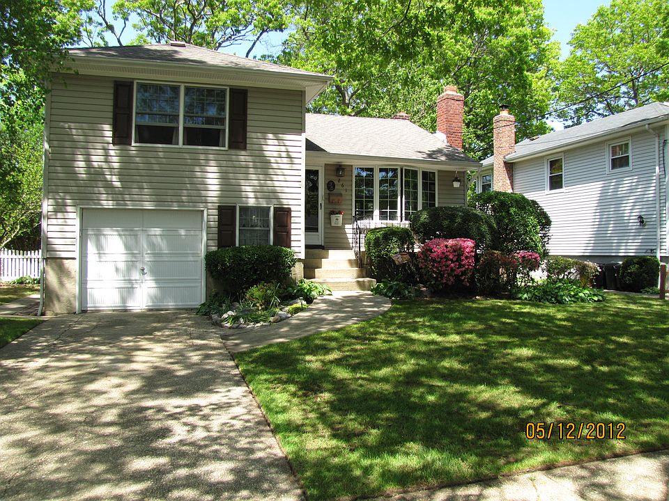 1st image of 261 Pine St