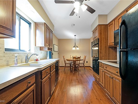 4th image of 19240 Briarwood Ln