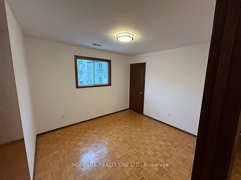Toronto House for rent - 4 Bedrooms — photo 4