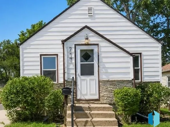 717 S Hawthorne Ave, Sioux Falls, SD 57104