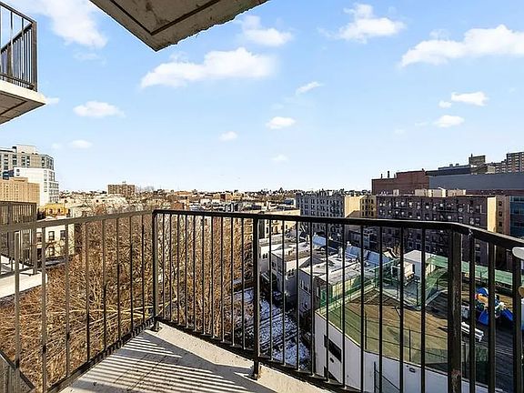5th image of 1050A President St #6E