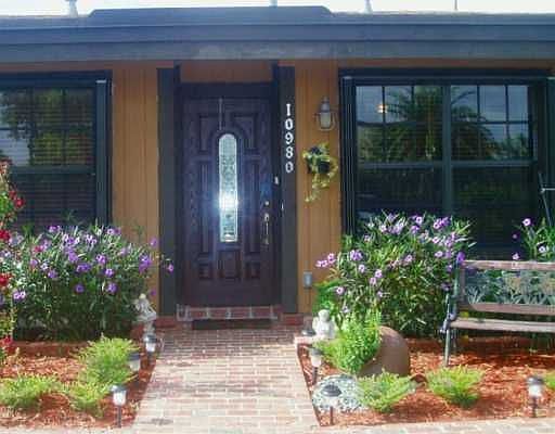 2 Parking spots in front