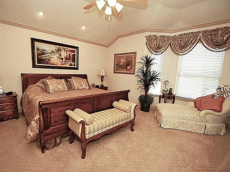 3810 Rose Grove Ln — Photo 15