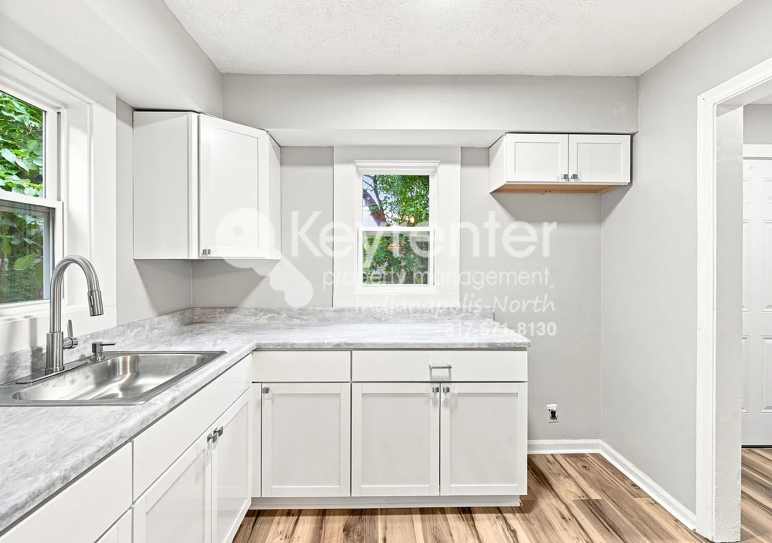 Charming Home in a Prime Indianapolis Location — Photo 4