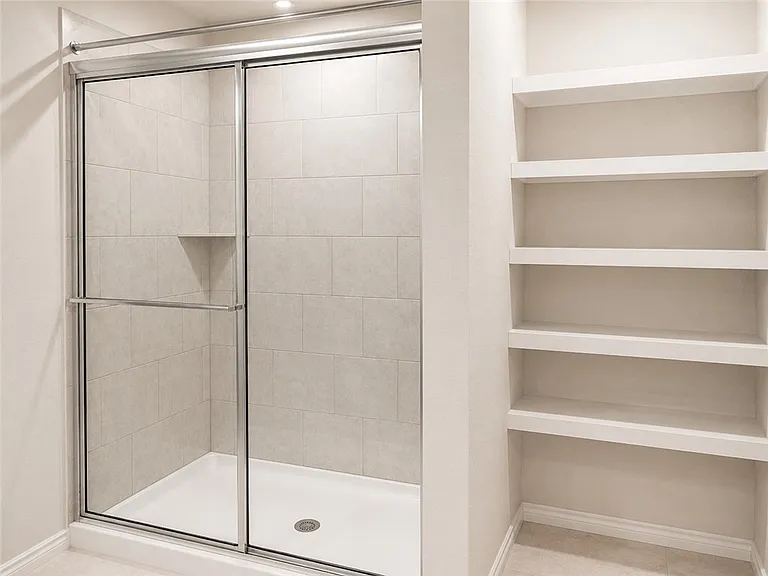 2301 Sky Crest Dr — Photo 15