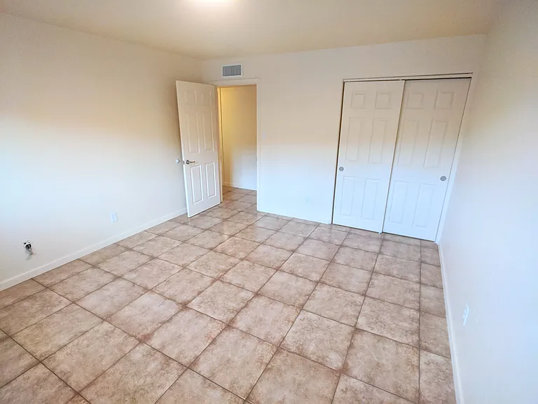 1343 W Alameda St — Photo 20