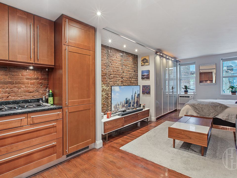 1st image of 30 E 22nd St APT 2B