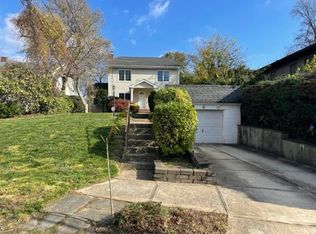 86-25 Palo Alto St, Hollis, NY 11423